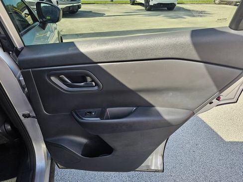 Used 2024 Nissan Rogue S FWD image 29