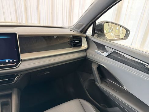 New 2026 Volkswagen Tiguan SE R-Line FWD image 28
