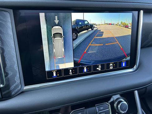 Used 2024 GMC Yukon XL Denali image 22