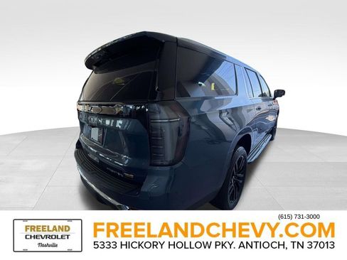 New 2026 Chevrolet Suburban Premier image 3