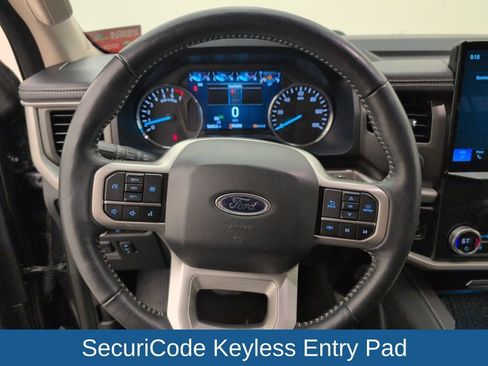 Used 2024 Ford Expedition XLT image 43
