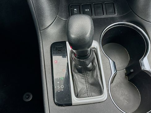Used 2019 Toyota Highlander LE image 23