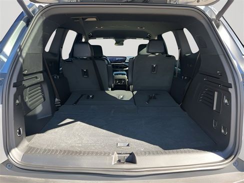 Used 2025 Buick Enclave Preferred image 8