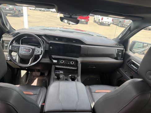 Used 2023 GMC Sierra 1500 AT4 w/ Technology Package AWD/4WD image 26