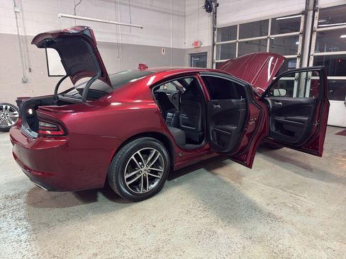 Used 2019 Dodge Charger SXT image 12