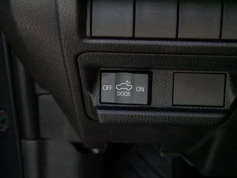 Certified 2024 Toyota Tacoma SR5 AWD/4WD image 33