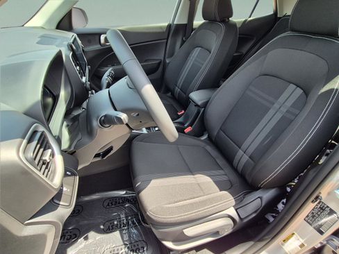 New 2026 Hyundai Venue SEL FWD image 18