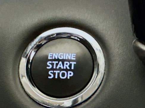 Used 2023 Toyota Highlander LE image 20