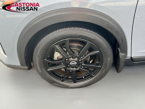 Used 2022 Nissan Kicks SR w/ Interior Electronics Package image 36