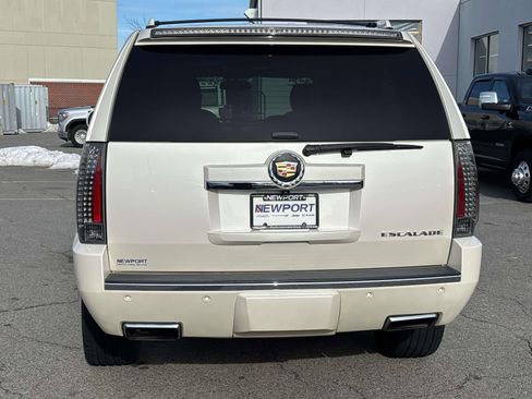 Used 2014 Cadillac Escalade Premium image 4