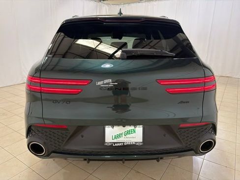 Used 2022 Genesis GV70 3.5T Sport w/ Sport Prestige Package AWD/4WD image 5