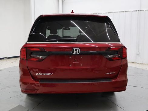 Used 2023 Honda Odyssey Sport image 4