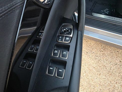 Used 2012 Hyundai Azera Base 4dr Sedan image 13