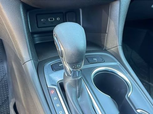 Used 2022 Chevrolet Equinox LT AWD/4WD image 17