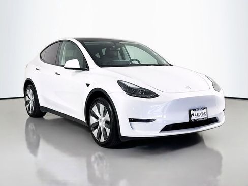 Used 2023 Tesla Model Y Long Range AWD/4WD image 3