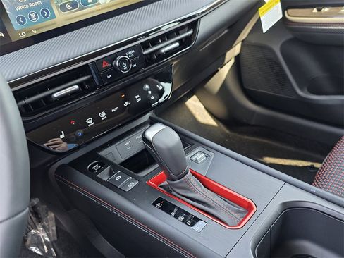 New 2025 Nissan Kicks SR w/ SR Premium Package image 18