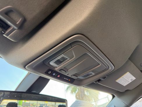 Used 2022 Chevrolet Silverado 1500 LT image 16