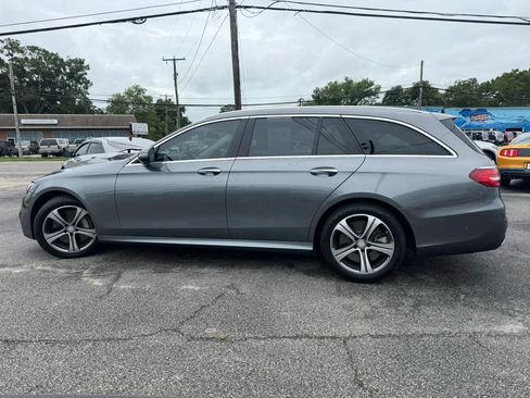 Used 2017 Mercedes-Benz E 400 4MATIC Wagon image 6