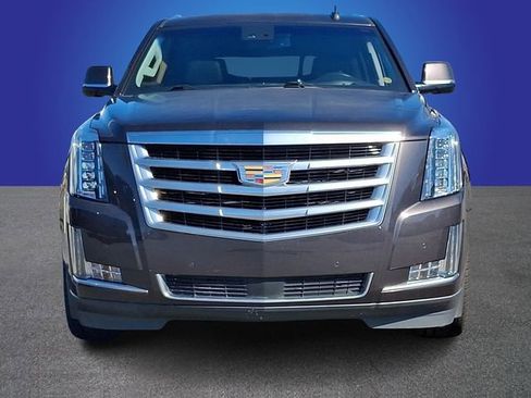 Used 2016 Cadillac Escalade Premium image 2