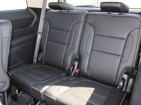 Used 2023 GMC Acadia Denali w/ Denali Ultimate Package image 10