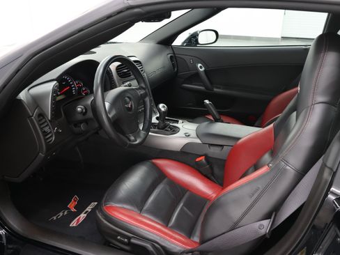 Used 2007 Chevrolet Corvette Z06 w/ Preferred Equipment Group RWD image 8