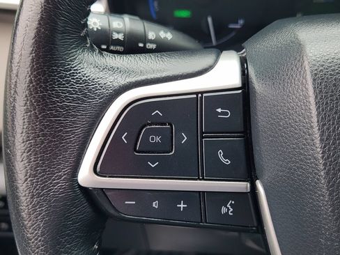 Used 2021 Toyota Sienna XLE FWD image 29