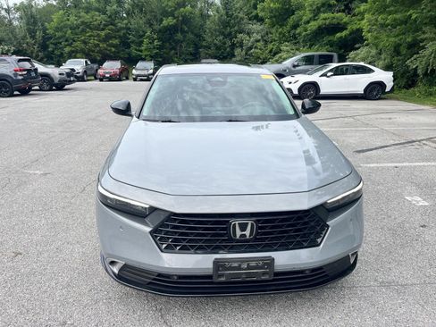 Used 2024 Honda Accord Touring image 2