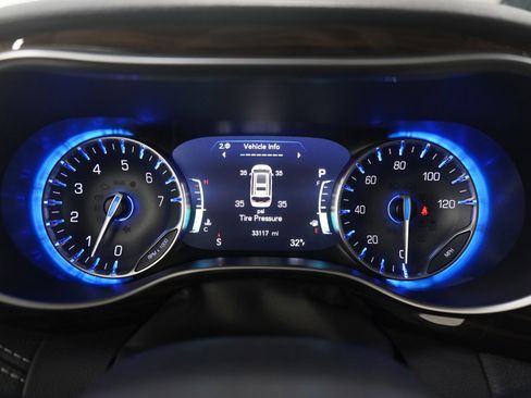 Used 2024 Chrysler Pacifica Limited image 27