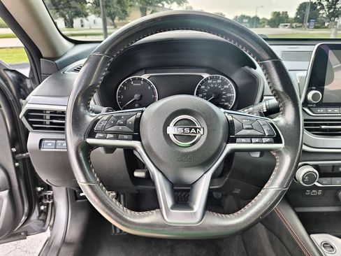 Used 2024 Nissan Altima 2.5 SR FWD image 14