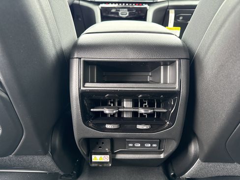 New 2026 Jeep Grand Cherokee Altitude AWD/4WD image 32