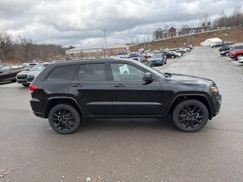 Used 2020 Jeep Grand Cherokee Altitude image 6