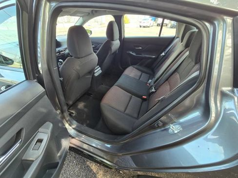 Used 2026 Nissan Sentra SR w/ Floor Mat Package FWD image 11