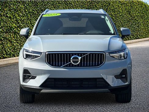 Used 2025 Volvo XC40 B5 Plus AWD/4WD image 9