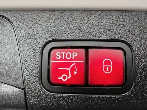 Used 2020 Mercedes-Benz GLB 250 GLB 250 image 23