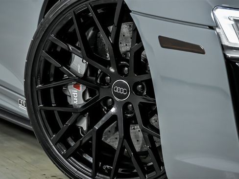 Used 2018 Audi R8 V10 plus AWD/4WD image 4
