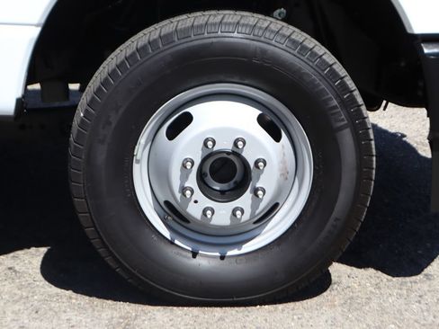 Used 2024 Ford F350 XL w/ XL Driver Assist Package AWD/4WD image 41