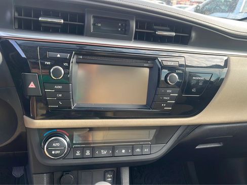 Used 2016 Toyota Corolla LE image 11