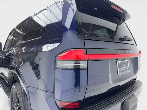 Used 2025 Lexus GX 550 image 9