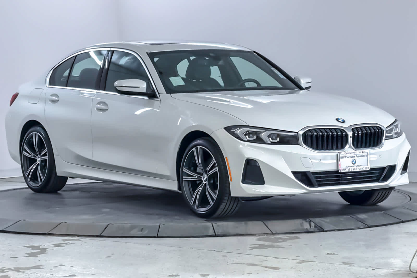 Used 2024 BMW 330i xDrive Sedan w/ Convenience Package AWD/4WD image 9