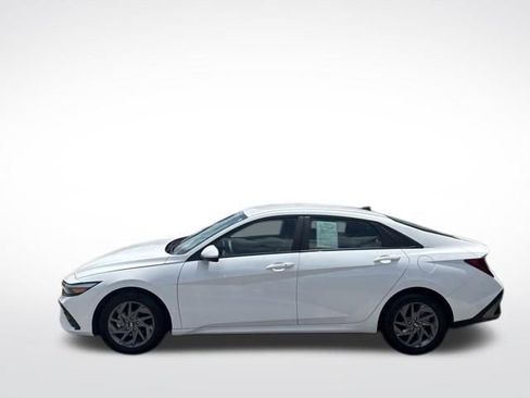 Used 2024 Hyundai Elantra SEL FWD image 6