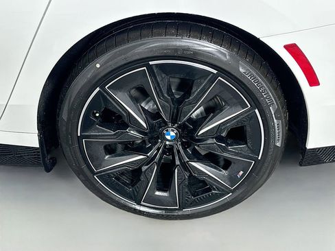 Used 2025 BMW 750e xDrive AWD/4WD image 23