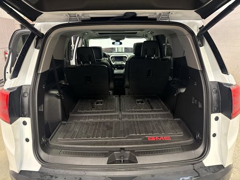 Used 2019 GMC Acadia SLT w/ LPO, Floor Liner Package AWD/4WD image 30