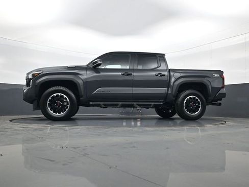 Used 2025 Toyota Tacoma TRD Off-Road w/ TRD Off Road Upgrade Package image 28