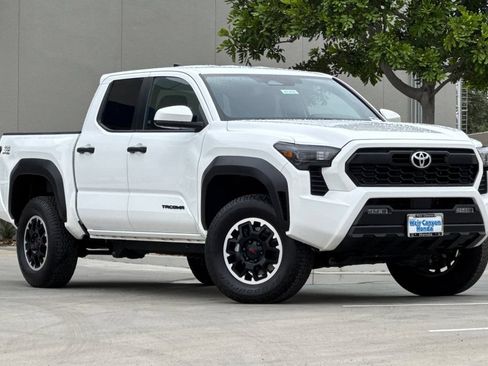 Used 2024 Toyota Tacoma TRD Off-Road AWD/4WD image 2