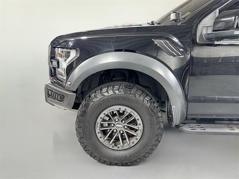 Used 2019 Ford F150 Raptor w/ Equipment Group 802A Luxury image 11