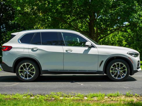 Used 2019 BMW X5 xDrive40i w/ Convenience Package AWD/4WD image 4