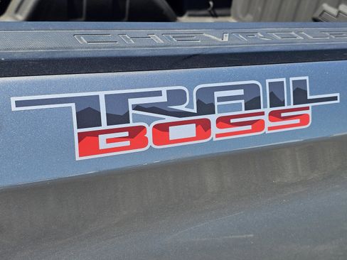 Used 2024 Chevrolet Silverado 1500 LT Trail Boss w/ LT Trail Boss Premium Package AWD/4WD image 10