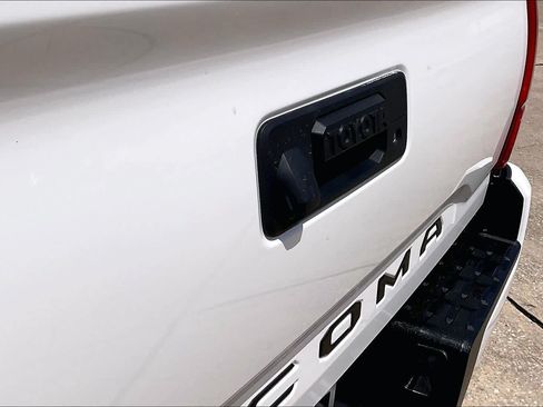 Used 2021 Toyota Tacoma SR w/ SR Convenience Package RWD image 29