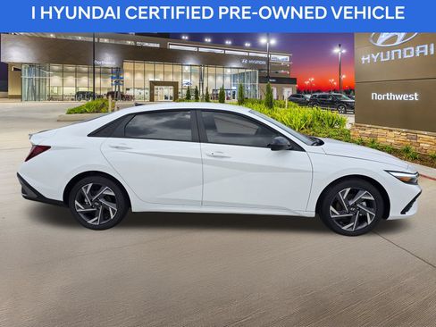 Used 2025 Hyundai Elantra Sport FWD image 6