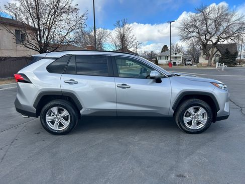 Used 2025 Toyota RAV4 XLE image 6